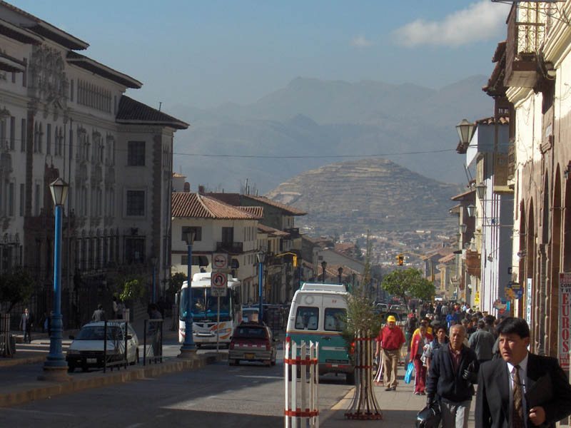 Avenita del So  the main street in Cusco