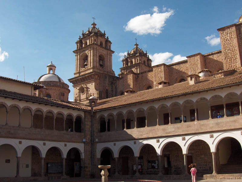 Plaza de Armas - Pan left 2